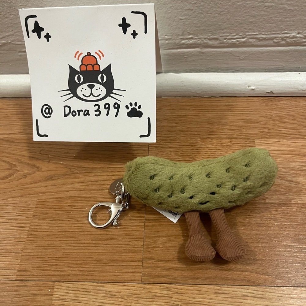 Jellycat Authentic Amuseables Pickle Bag Charm – NWT 🥒